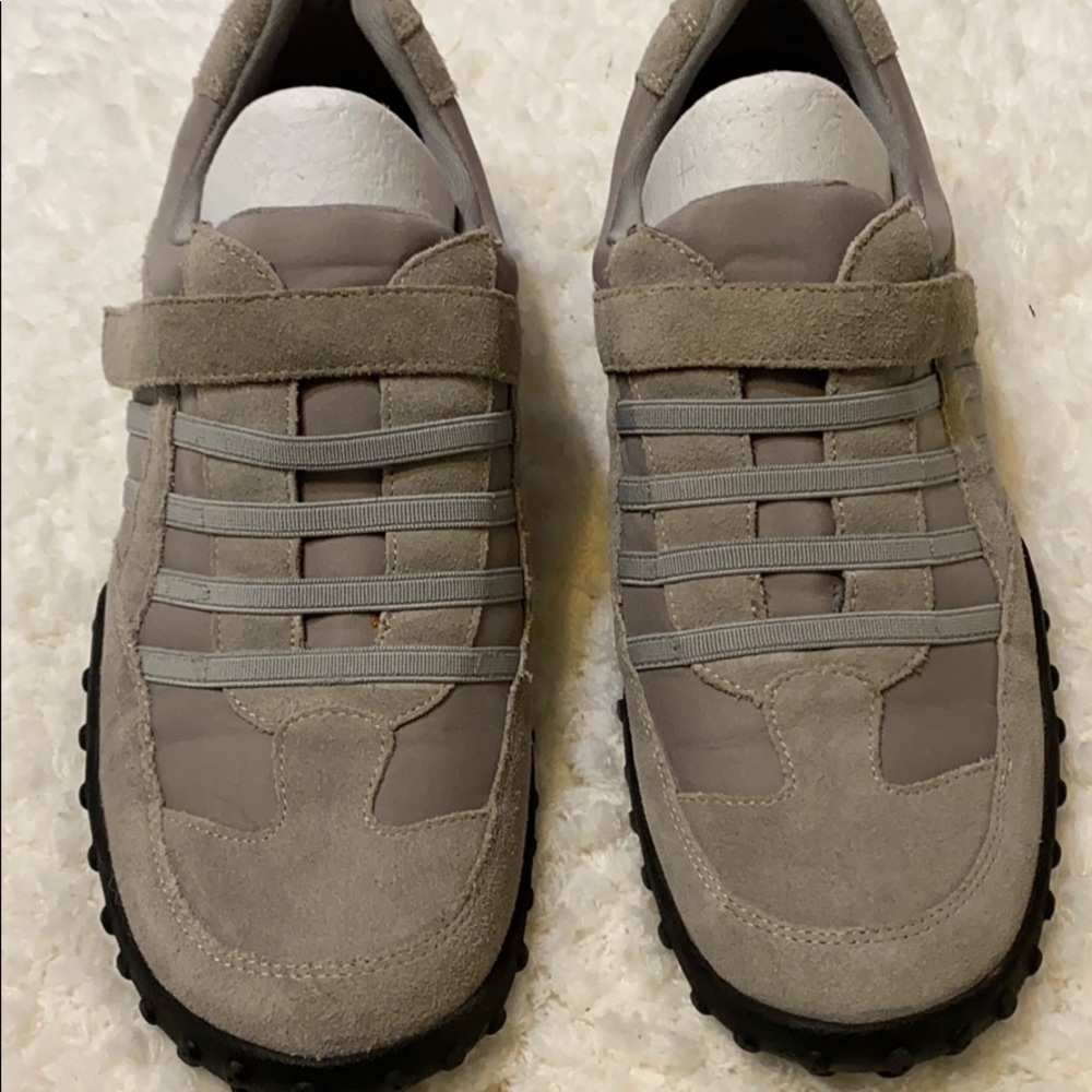 casual slip on flat solid gray shoes size 8.5
